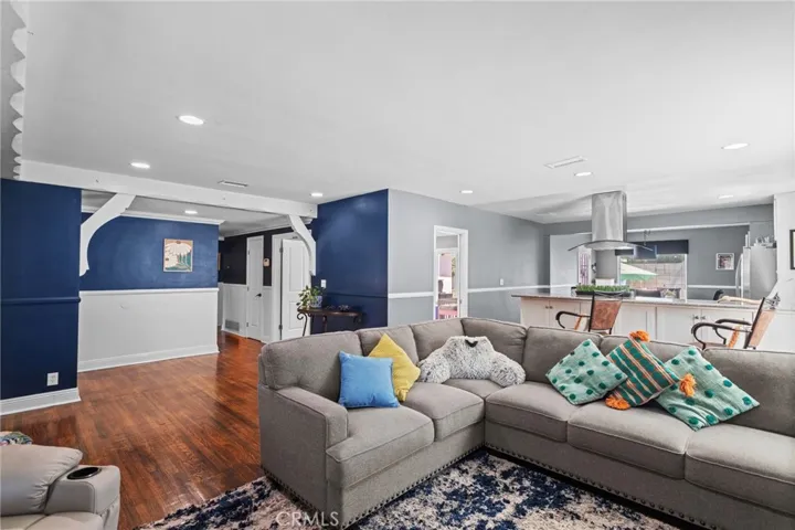 289 E Mckinley Avenue, Pomona, California 91767