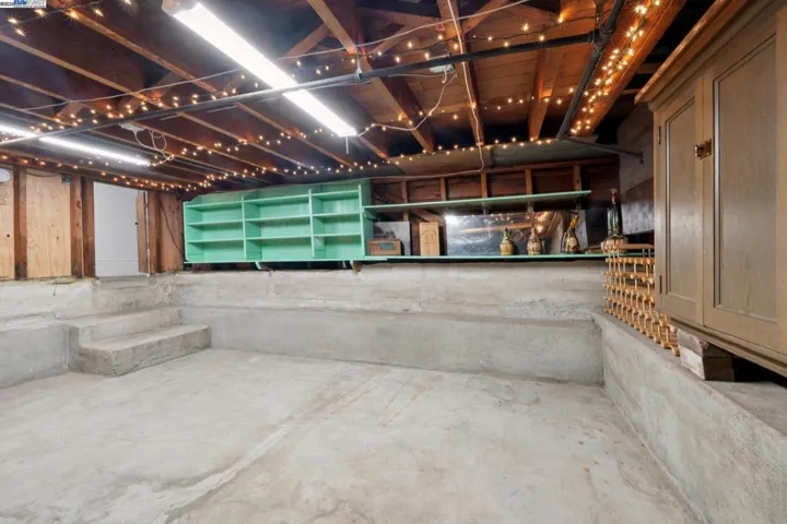 1658 Gouldin Rd, Oakland, California 94611