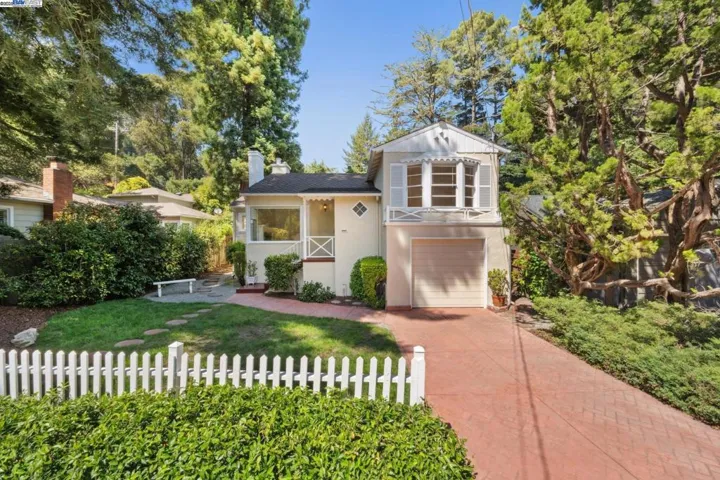 1658 Gouldin Rd, Oakland, California 94611