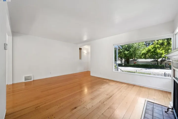 1658 Gouldin Rd, Oakland, California 94611
