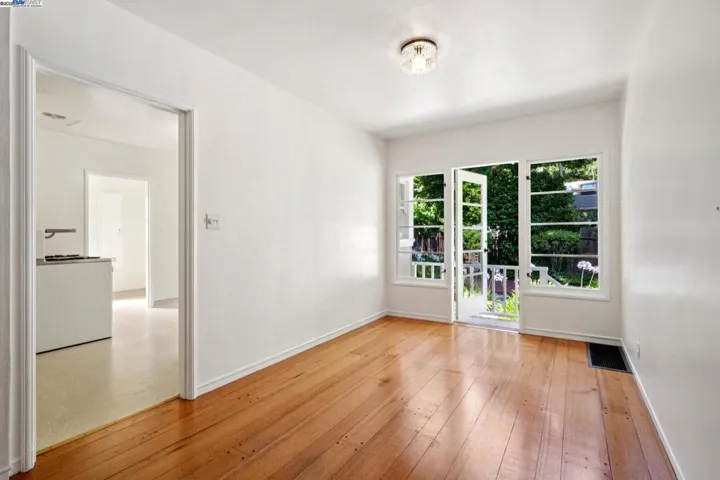 1658 Gouldin Rd, Oakland, California 94611