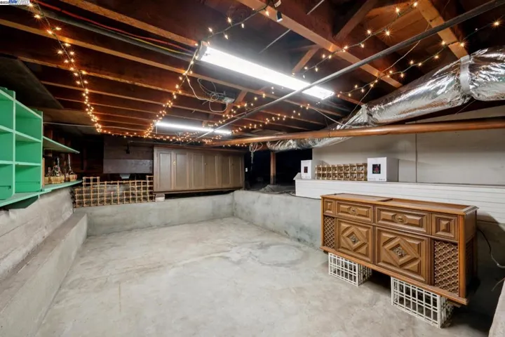 1658 Gouldin Rd, Oakland, California 94611