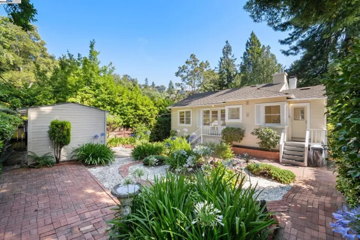 1658 Gouldin Rd, Oakland, California 94611