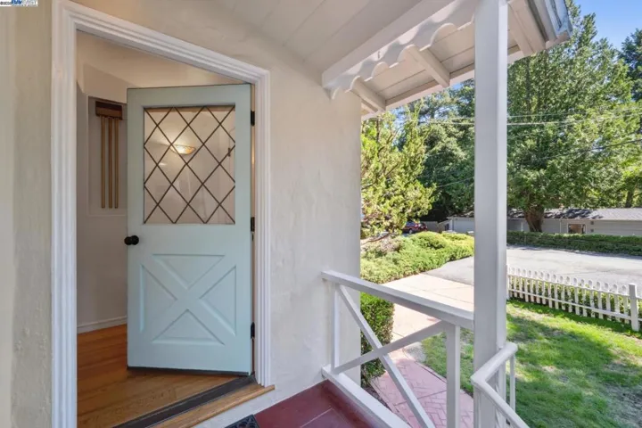 1658 Gouldin Rd, Oakland, California 94611