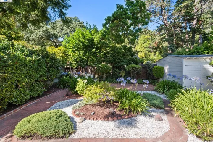 1658 Gouldin Rd, Oakland, California 94611