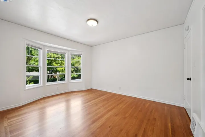 1658 Gouldin Rd, Oakland, California 94611