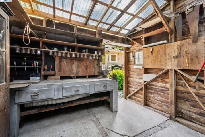 1658 Gouldin Rd, Oakland, California 94611