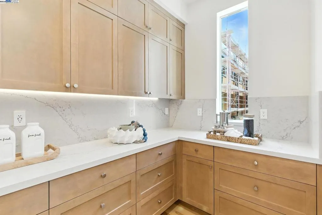 1937 Grand Street, Alameda, California 94501 home-pic-14