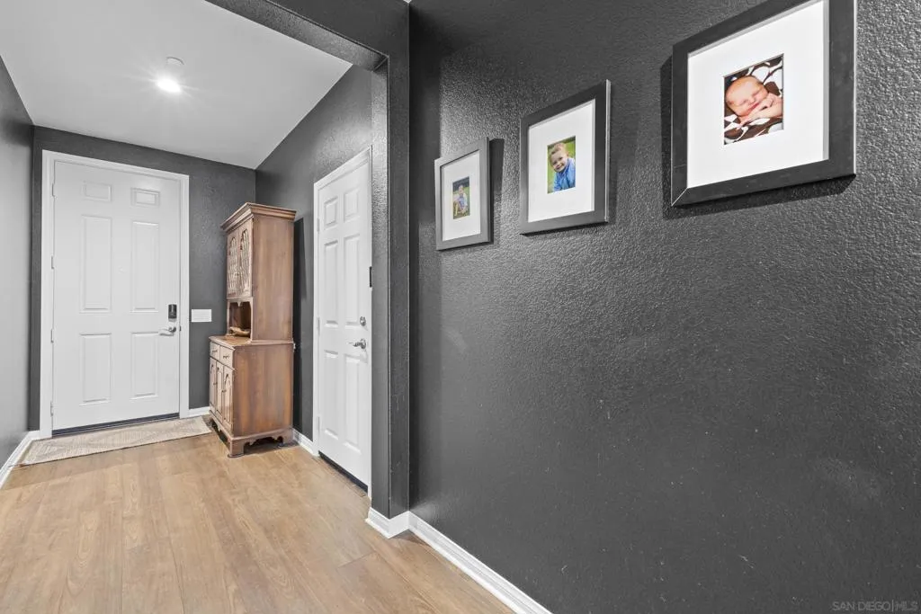 28382 Hopscotch Dr, None, California 92585 home-pic-9