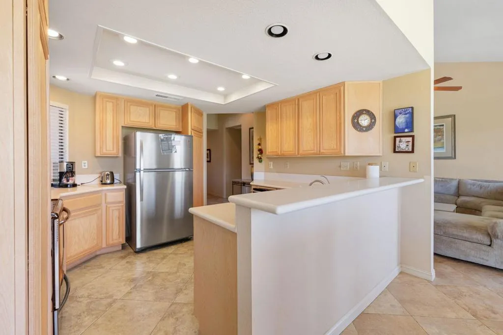 38915 Wisteria Drive, Palm Desert, California 92211 home-pic-8