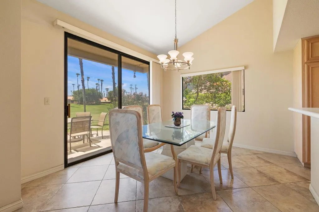38915 Wisteria Drive, Palm Desert, California 92211 home-pic-15