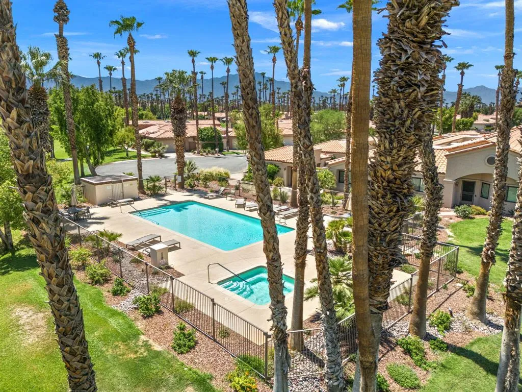 38915 Wisteria Drive, Palm Desert, California 92211 home-pic-43