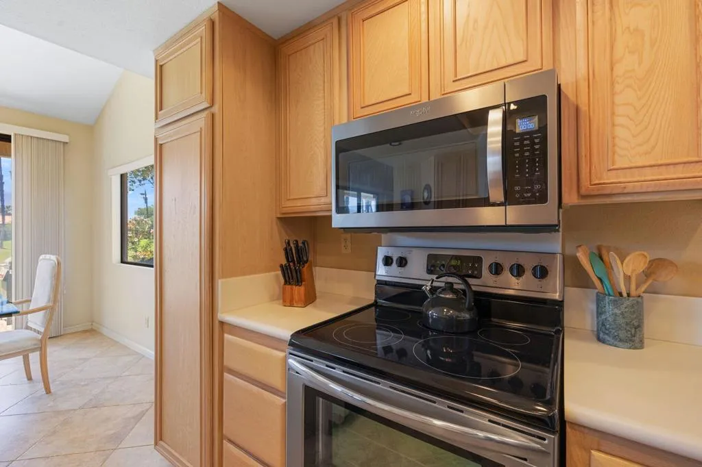 38915 Wisteria Drive, Palm Desert, California 92211 home-pic-12