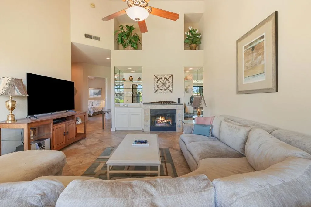 38915 Wisteria Drive, Palm Desert, California 92211 home-pic-18