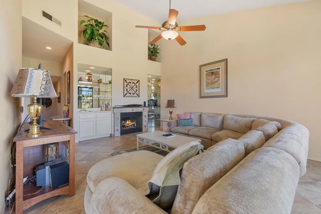 38915 Wisteria Drive, Palm Desert, California 92211 home-pic-20