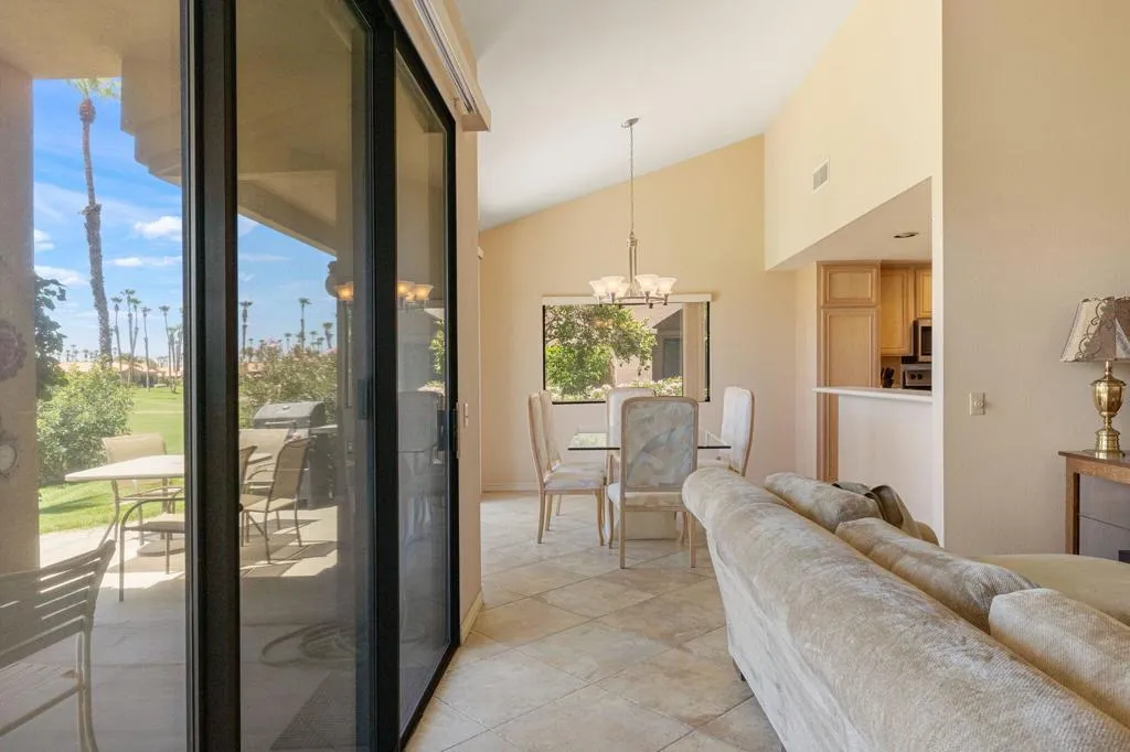 38915 Wisteria Drive, Palm Desert, California 92211 home-pic-16