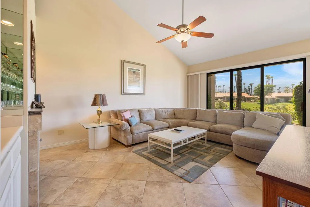 38915 Wisteria Drive, Palm Desert, California 92211 home-pic-17