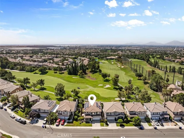 Phenomenal location on the 8th hole of the Sierra Lakes Golf Course