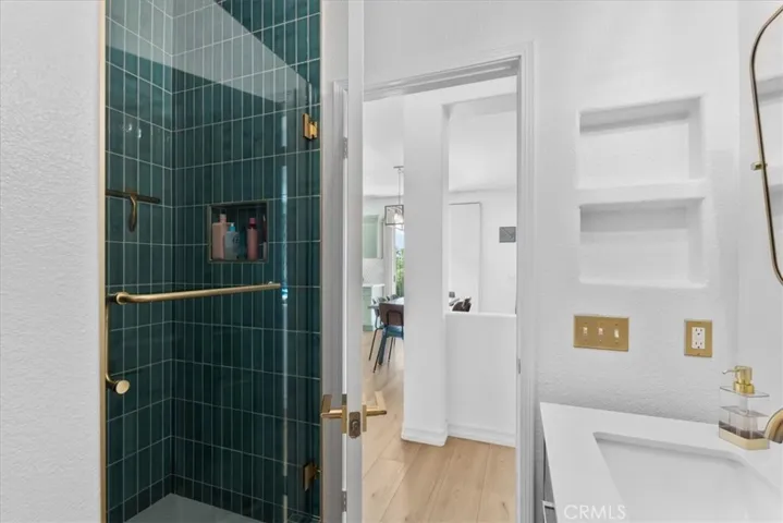 Walk-in upgraded shower downstairs