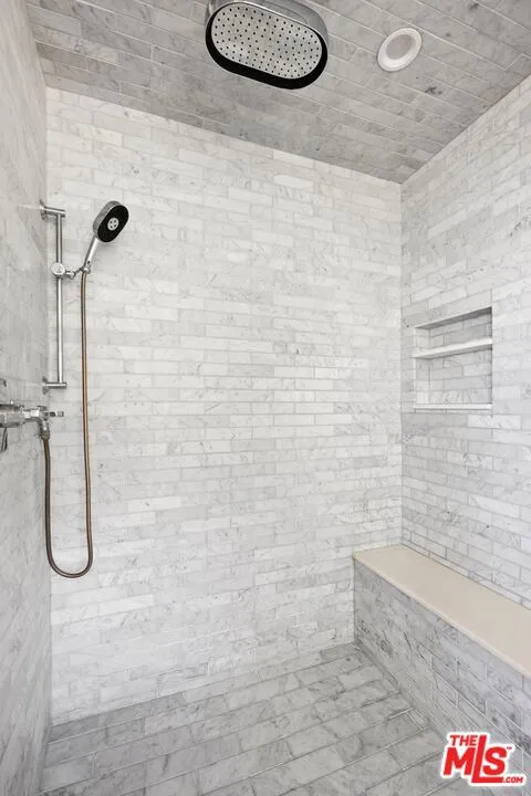 9314 Lloydcrest Drive, Beverly Hills, California 90210 home-pic-13