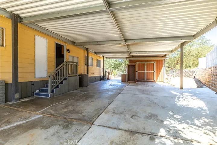 Massive carport
