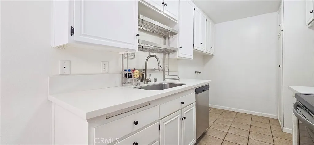 28491 Via Princesa B, Murrieta, California 92563 home-pic-4
