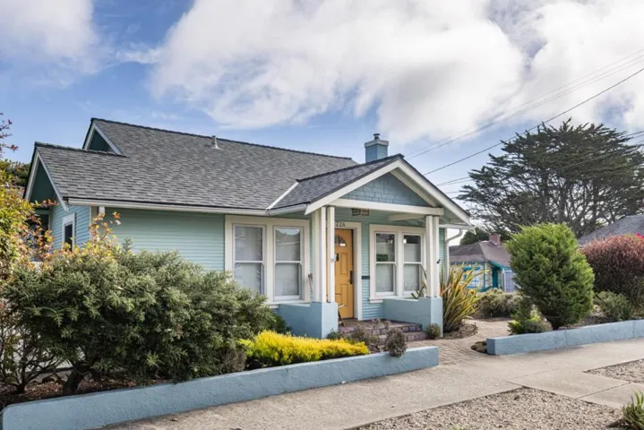 724 Pine Avenue, Pacific Grove, California 93950