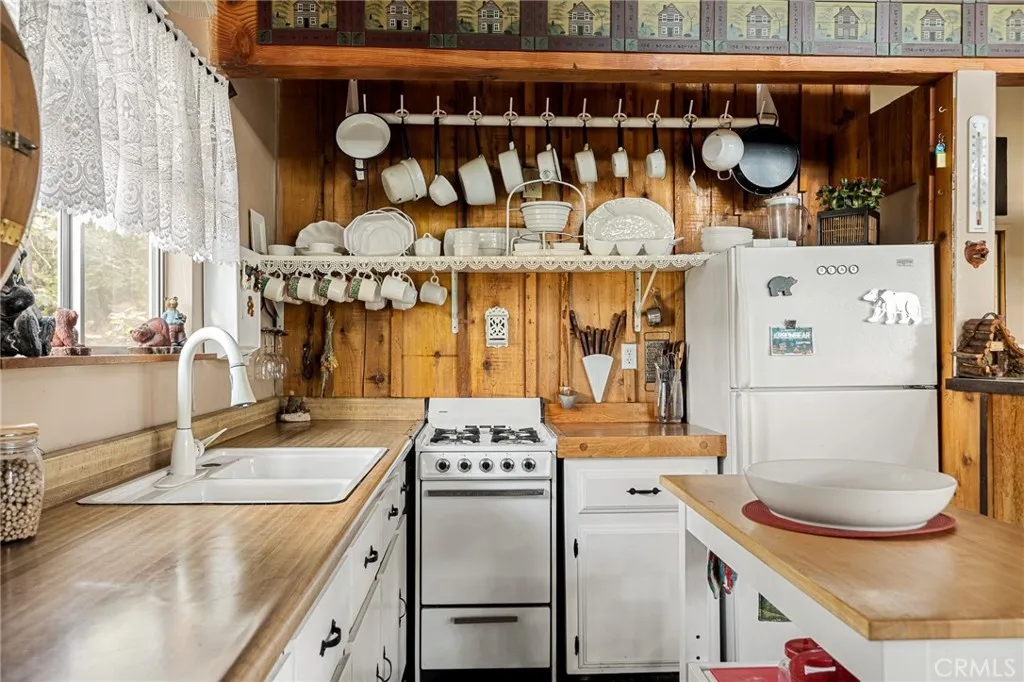 2151 Tank Road, Arrowbear, California 92308 home-pic-8