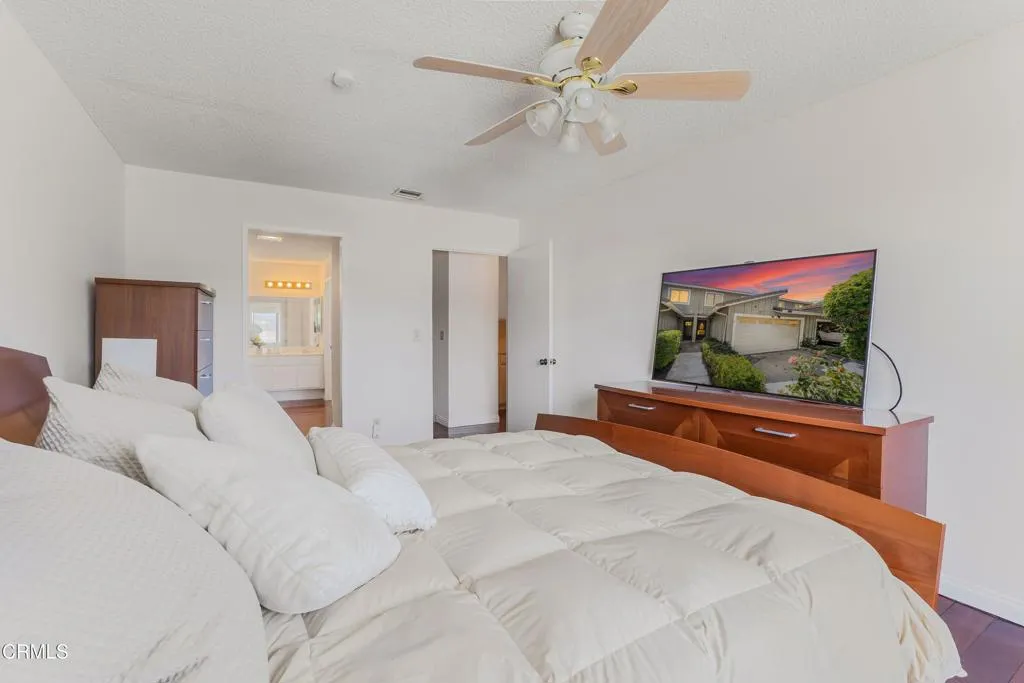 327 Wynn Court, Thousand Oaks, California 91362 home-pic-12