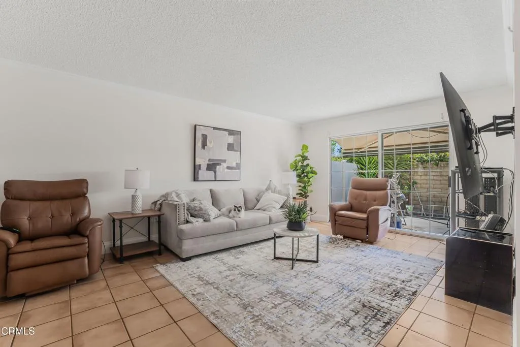 327 Wynn Court, Thousand Oaks, California 91362 home-pic-5