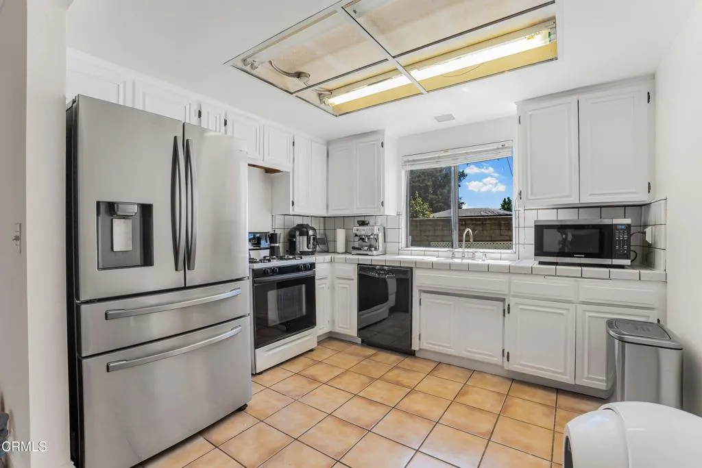 327 Wynn Court, Thousand Oaks, California 91362 home-pic-10