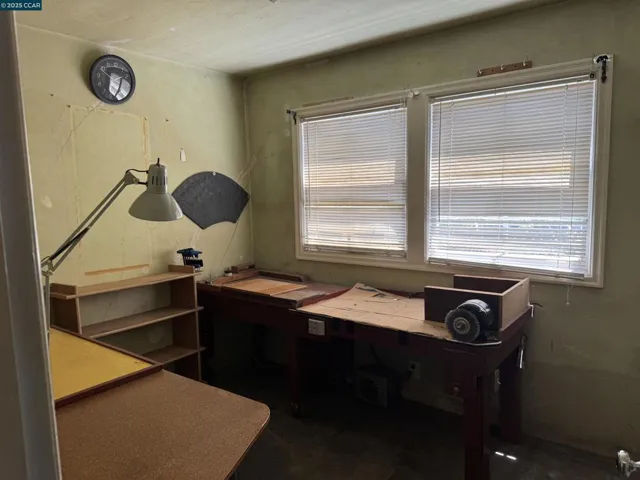 3001 Davis St, Oakland, California 94601