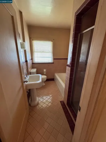 3001 Davis St, Oakland, California 94601