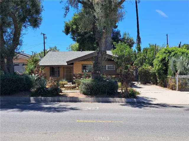 222 N Buena Vista Avenue, Corona, California 92882