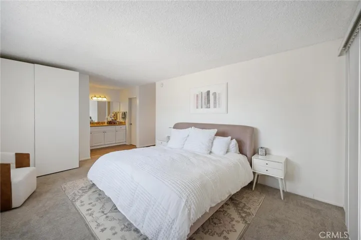 1301 17th Street 105, Santa Monica, California 90404