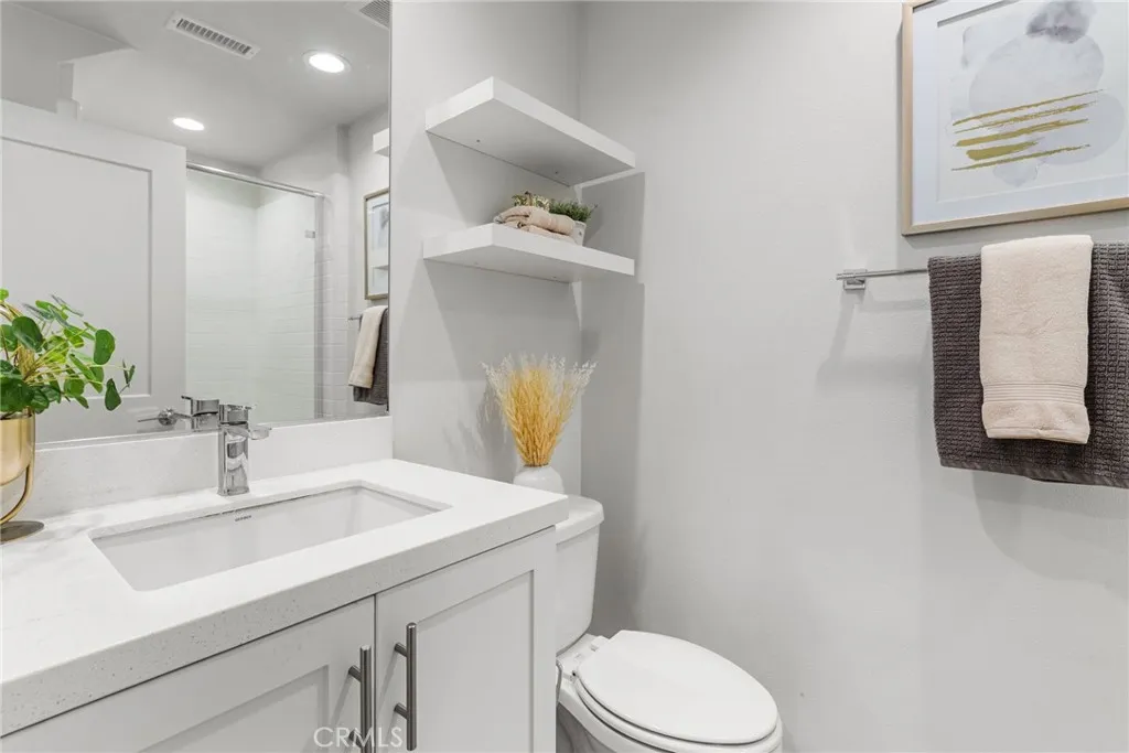 110 Fable, Irvine, California 92618 home-pic-11