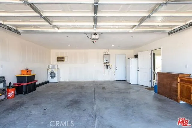 33393 El Dorado Drive, Lucerne Valley, California 92356 home-pic-16