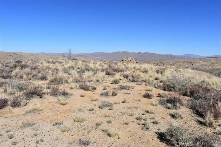 1 Andes Court, Apple Valley, California 92308