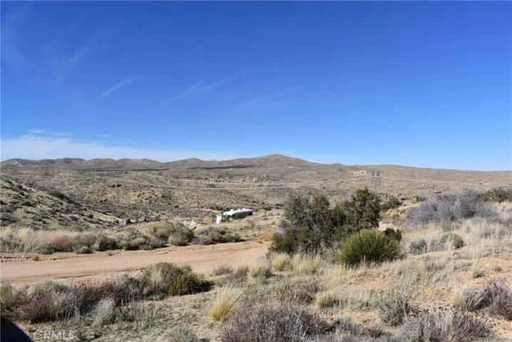 1 Andes Court, Apple Valley, California 92308