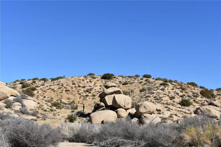 1 Andes Court, Apple Valley, California 92308