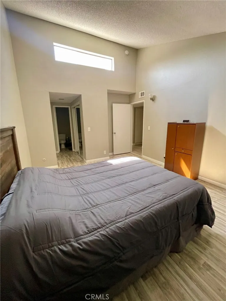 8020 Langdon Avenue 208, Van Nuys, California 91406 home-pic-11