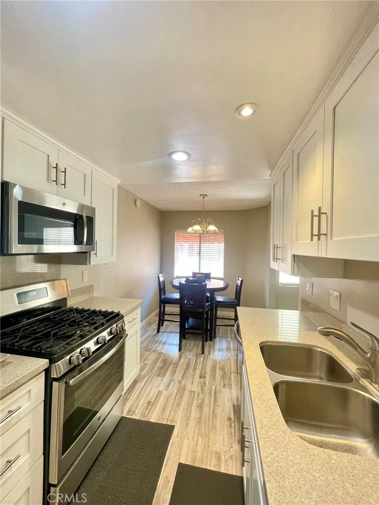 8020 Langdon Avenue 208, Van Nuys, California 91406 home-pic-8