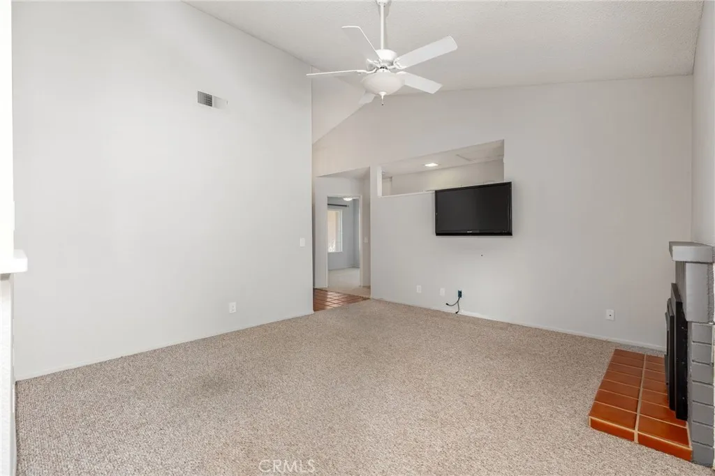 668 La Costa Drive, Banning, California 92220 home-pic-4