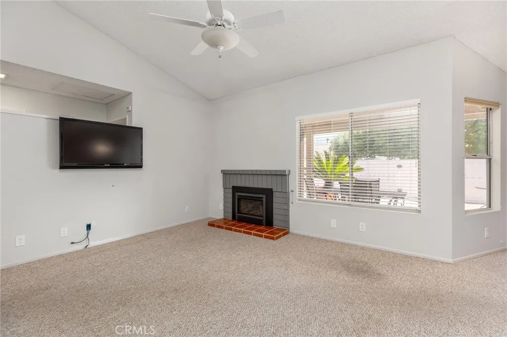 668 La Costa Drive, Banning, California 92220 home-pic-3