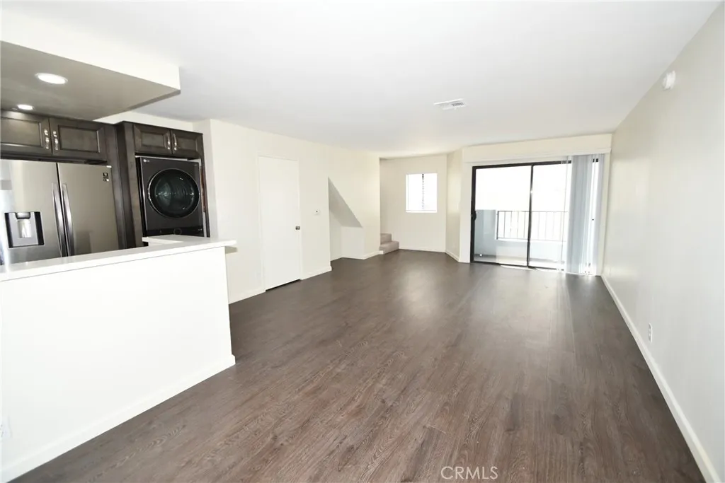 11852 Washington Place 6, Los Angeles, California 90066 home-pic-6