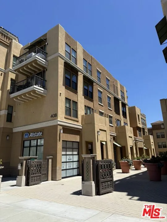 408 W Main Street 2b, Alhambra, California 91801, 2 Bedrooms Bedrooms, ,2 BathroomsBathrooms,Residential,For Sale,Main,25571617