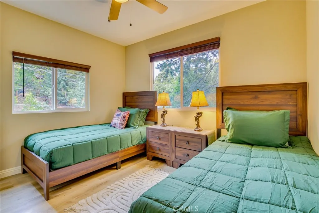 26131 Lake Forest Drive, Twin Peaks, California 92391 home-pic-4