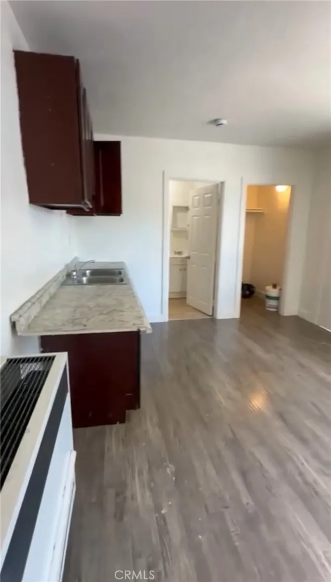 2114 W Florence Avenue, Los Angeles, California 90047 home-pic-1