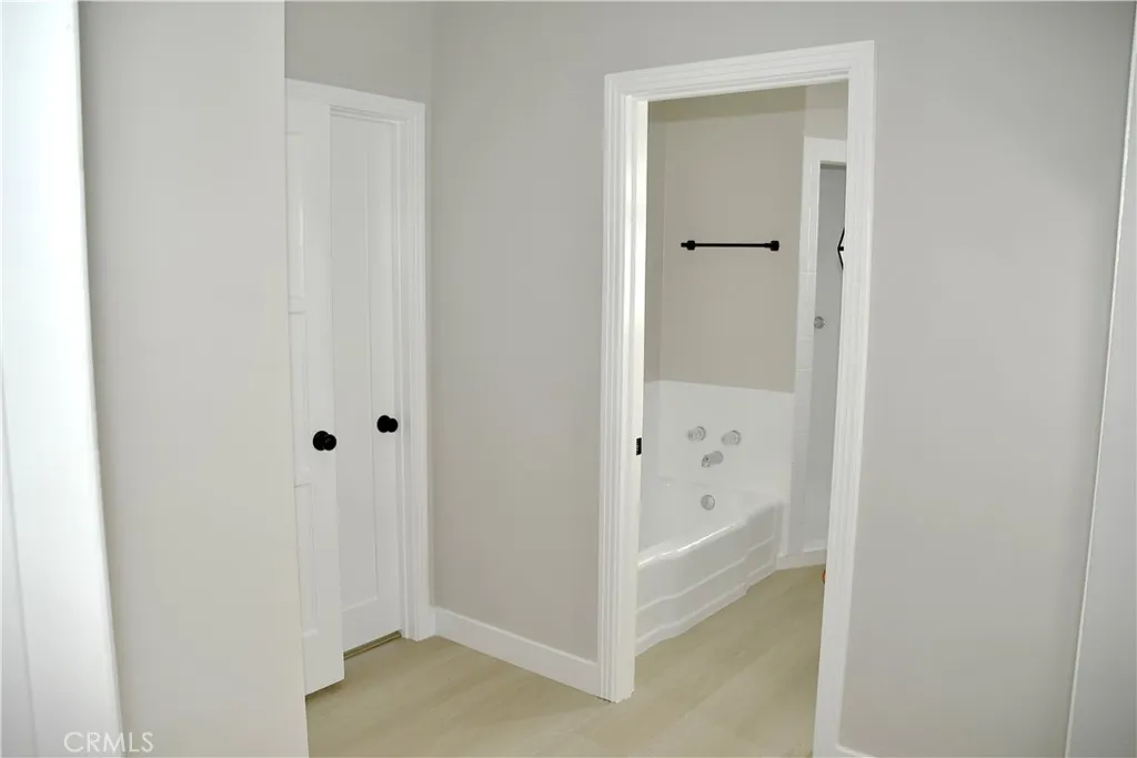 9106 S Gramercy Place, Los Angeles, California 90047 home-pic-8