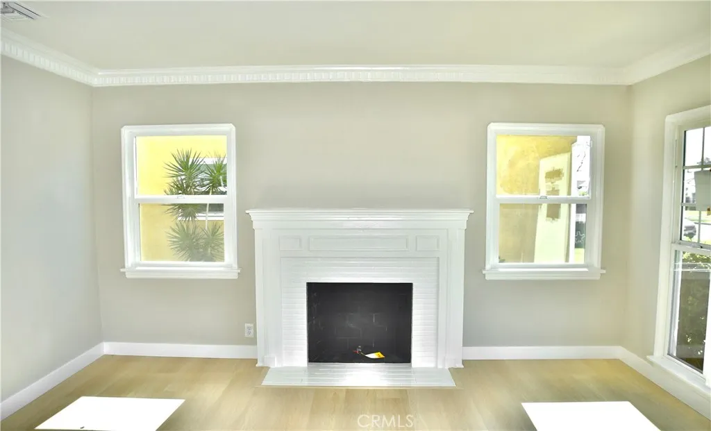9106 S Gramercy Place, Los Angeles, California 90047 home-pic-7